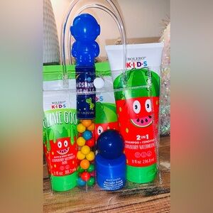 Kids 2-in-1 Shampoo and Conditioner - Red and Green